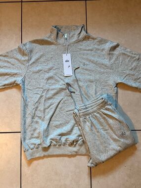 ALO Quarter Zip Set – Size Large